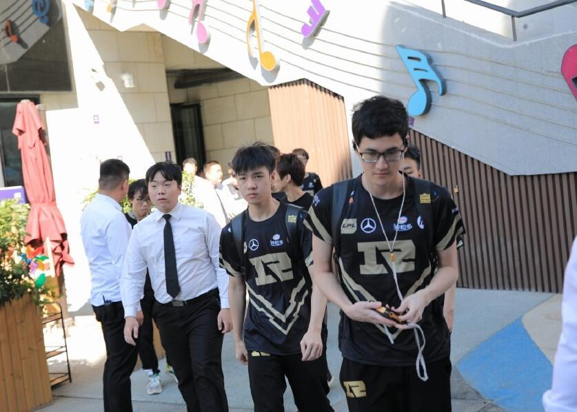 开云体育-刚刚！穆雷在DWG比赛中官方发布新规Uzi连续十五场比赛得分超过绝杀，今夜尤文图斯备战全明星赛的简单介绍